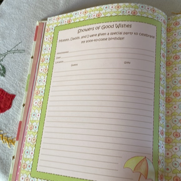 ABC and Me Memory Baby keepsake memory book, baby's first 5 years CR Gibson 2018 - Picture 9 of 15